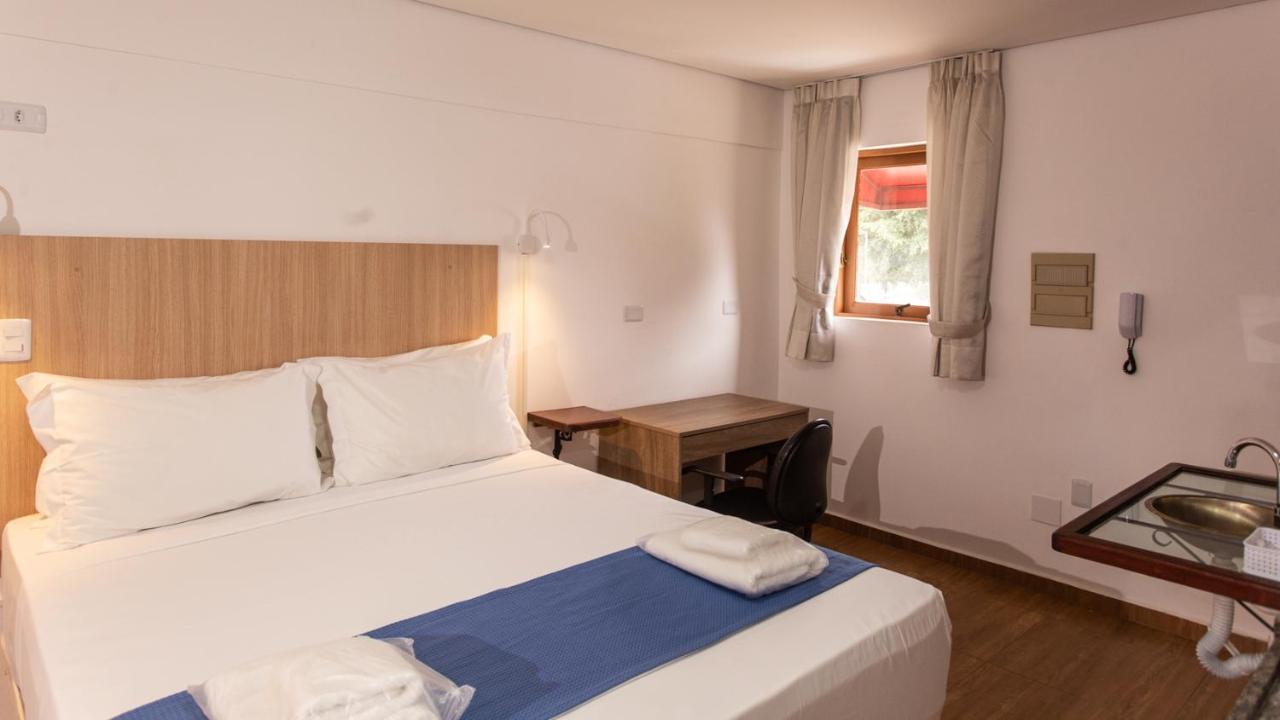 Hotel Chalet Monet - Granja Vianna Cotia  Kültér fotó